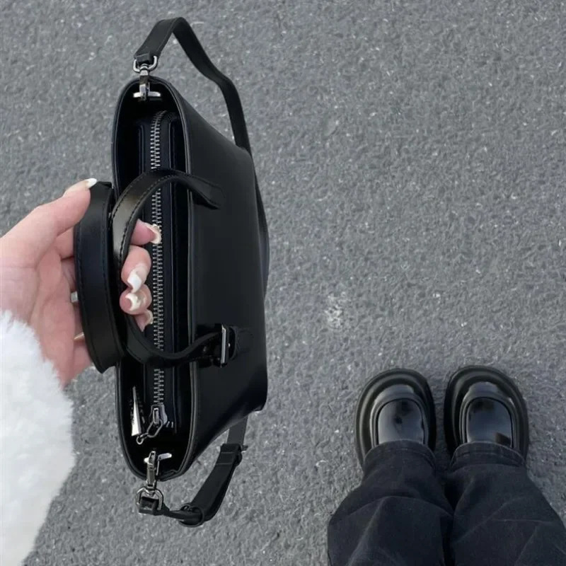 Tote Handbag for Women 2024 Versatile Korean Niche Bags Retro Small Commuting Handheld Crossbody Bag 241011