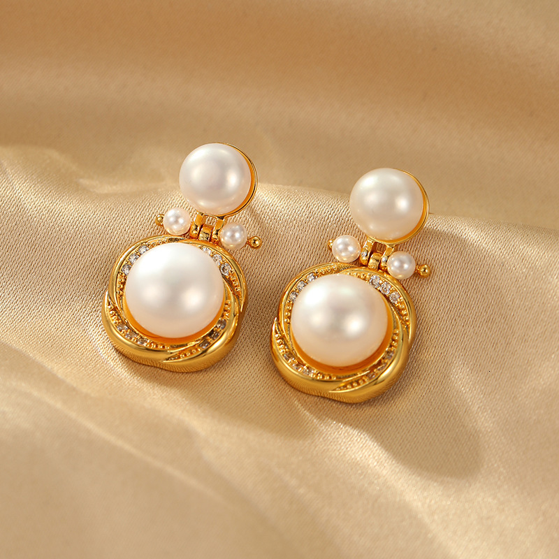 natural freshwater pearl brass gold-plated, light , niche earrings, sier needles