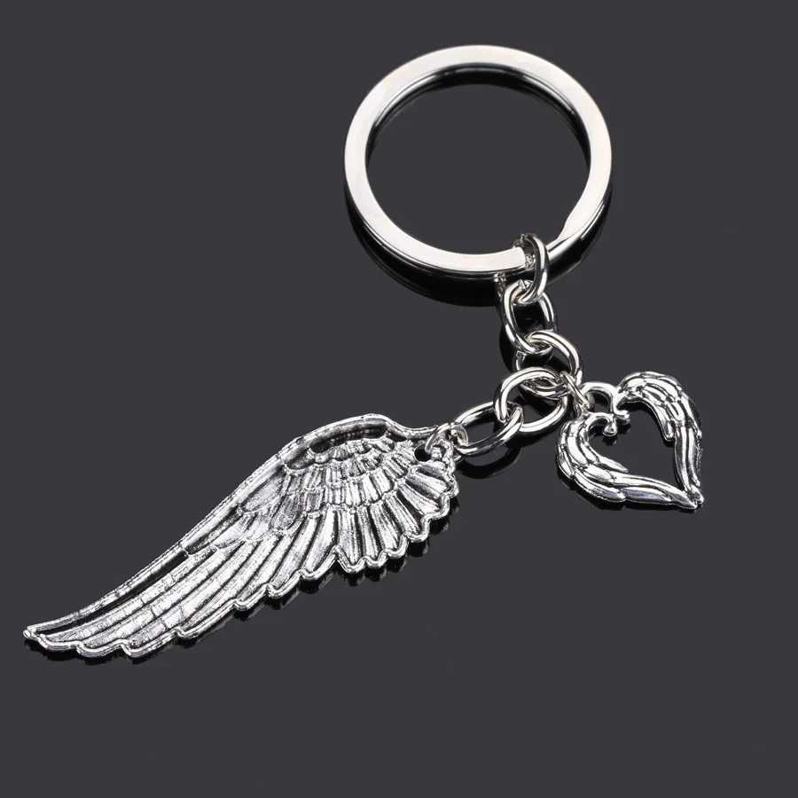 Angel Wings Heart shaped Keychain Love Cute Bag Retro Feather Womens Keychain Fashion Womens Jewelry Gift Y241014