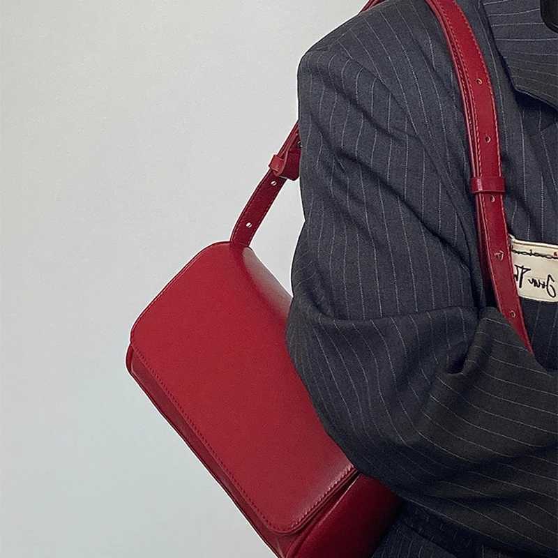 womens wine Red Bottom bag fAshionable and simple Pu leather square bag textured wedding bride handbag cross body bag M241014