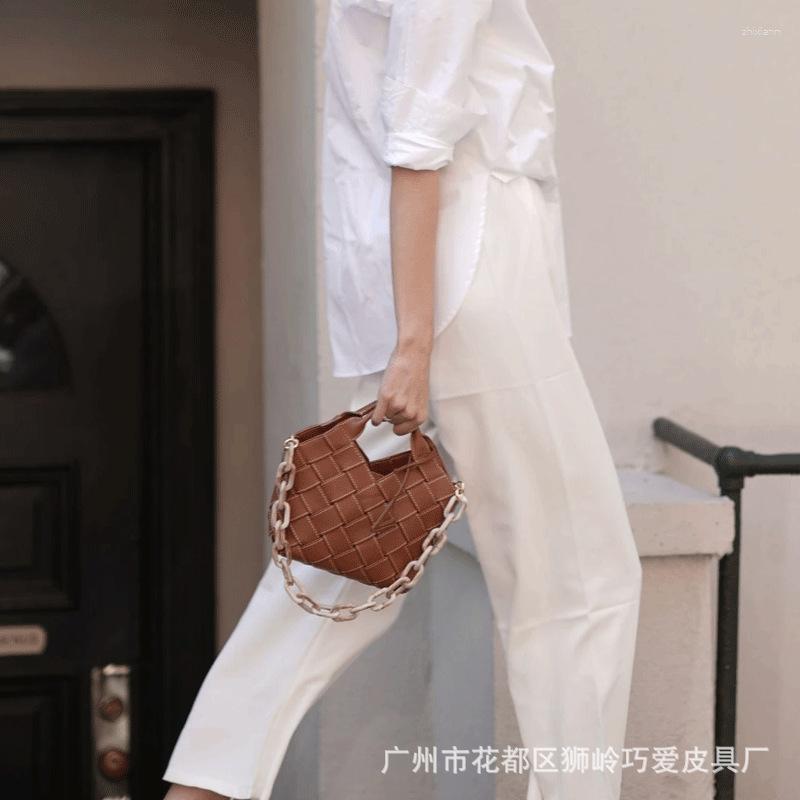 2024 Trendy Clutch Bags: Handcrafted Cowhide Woven Crossbody with Litchi Pattern