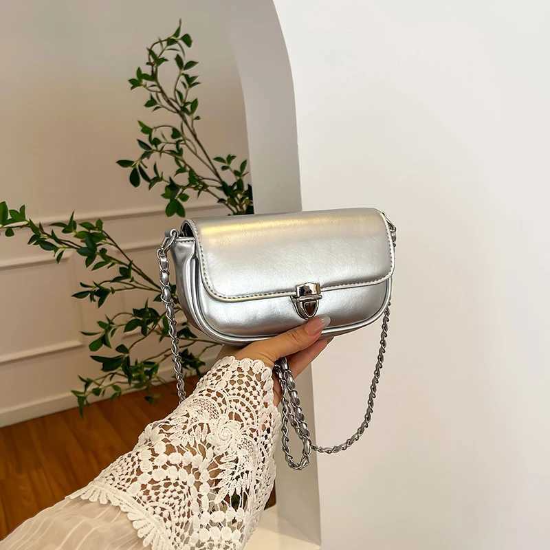cherry red chain cross shaped bag new summer womens exquisite buckle design flip down arm bag fAshionable handbag M241014
