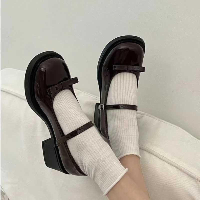 Round Toe Mid Heel Women Shoes 2024 Spring New Black Patent Leather Mary Jane Shoes Japanese Lolita Womens Pumps Zapatos MujerLX241014