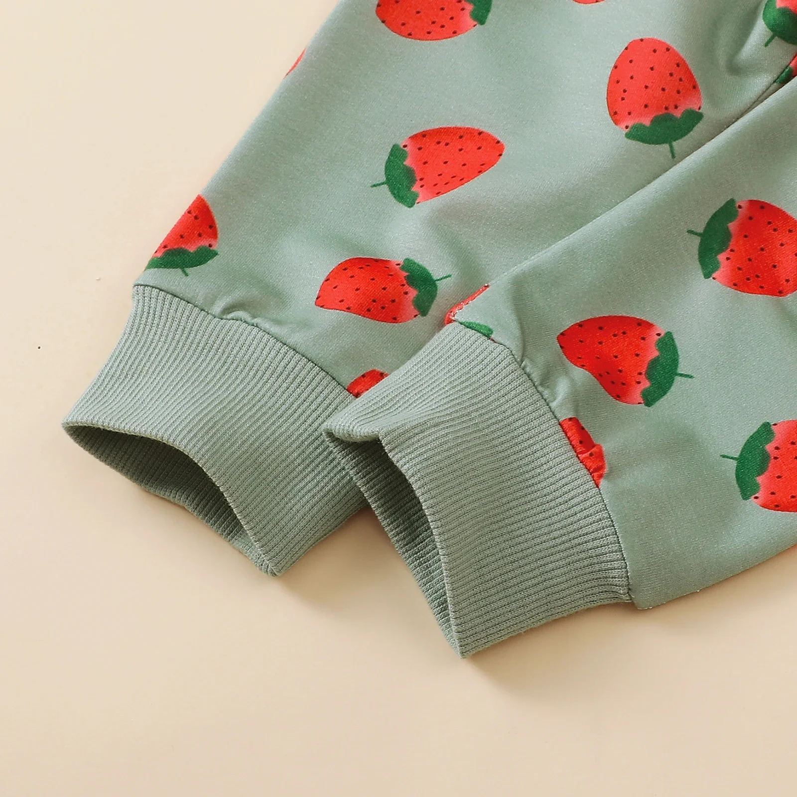 Fashion Infant Baby Girls Fall 2pcs Tracksuits Pants Clothing Sets Kids Long Sleeve Strawberry Print Sweatshirt Headband 241011z