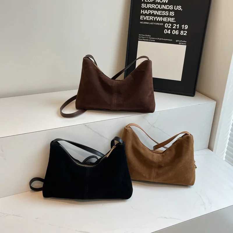 LEFTSIDE PU Leather Womens Shoulder Bag Winter Y2K Korean Fashion New Trend Womens Cross body Bag Womens Handbag M241014