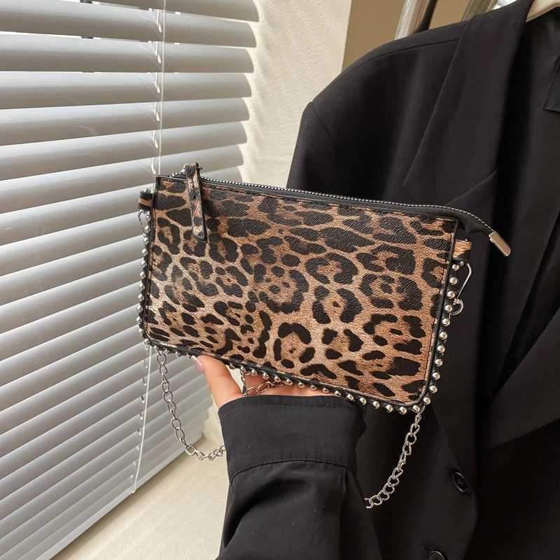 New Leopard Crossbody Bags for Women Fashion Chain Mobile Wallet Travel Vacation Shoulder Messenger Bag Womens Main Bag M241014
