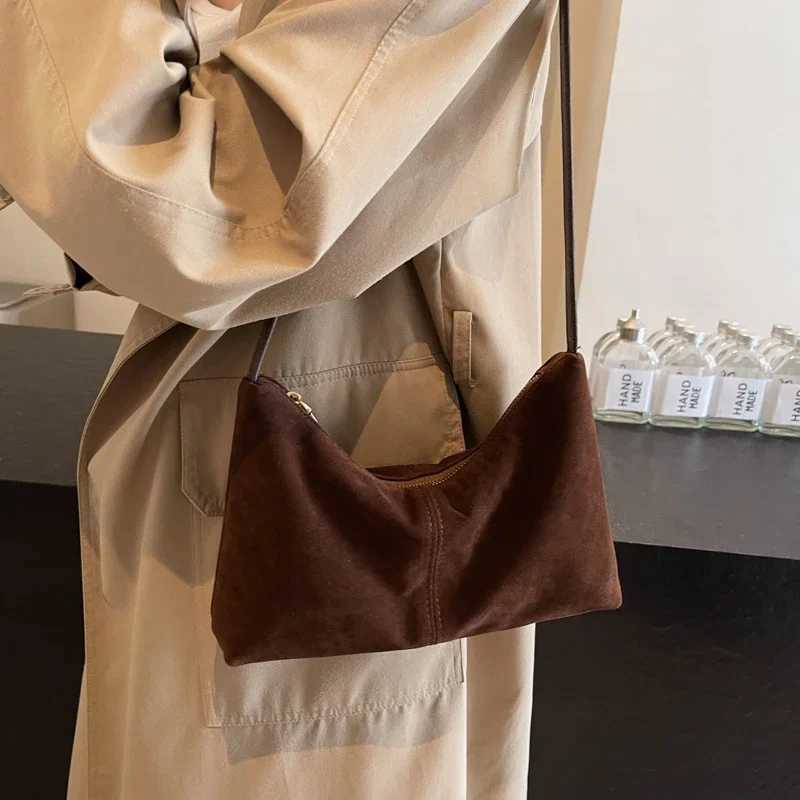 LEFTSIDE PU Leather Womens Shoulder Bag Winter Y2K Korean Fashion New Trend Womens Cross body Bag Womens Handbag M241014