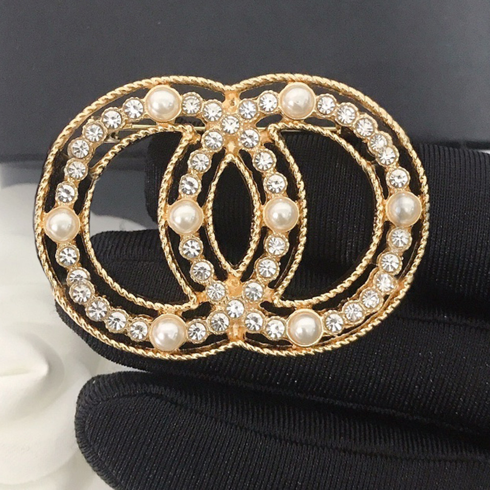 Gold Plated Silver Brooch Designer Jewelry Initials Diamond Brooch Luxury Romantic Couple Versatile Brooches Wedding Party Accessories Jewelry