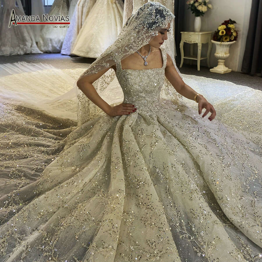 Beading Dress Straps Royal Long Train New Bridal Dresses Wedding Gowns es