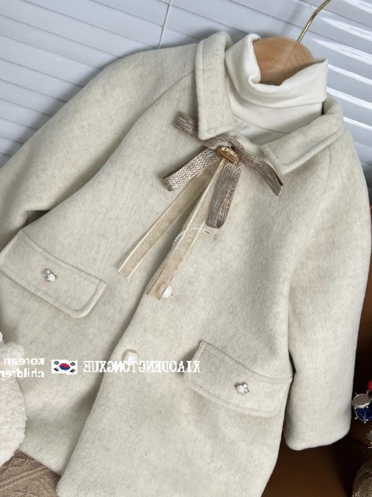 Outerwear Girls Woolen Fabric Overcoat Winter Bow Knot Thickening Coat Baby Fashion Single Row Buckle Open Stitch 241014