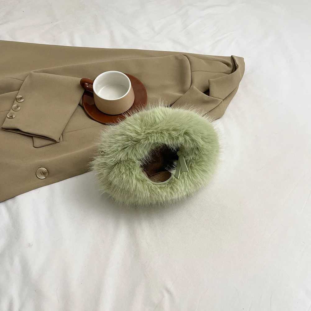 Faux Fox Fur Shoulder Bag with Chain for Ladies Crossbody Pearl Clutch Purse Hobo Work Travel 241014