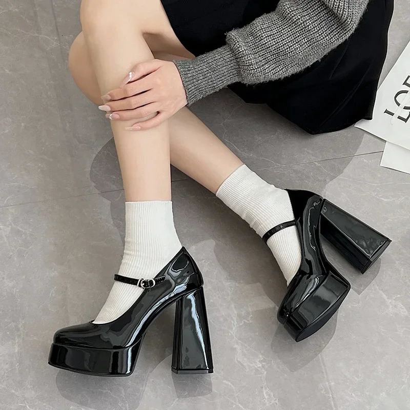New Summer Elegant Square er for Women Retro Solid Color Outdoor Dress Party Strap Heel Shoes Sandalias 241014