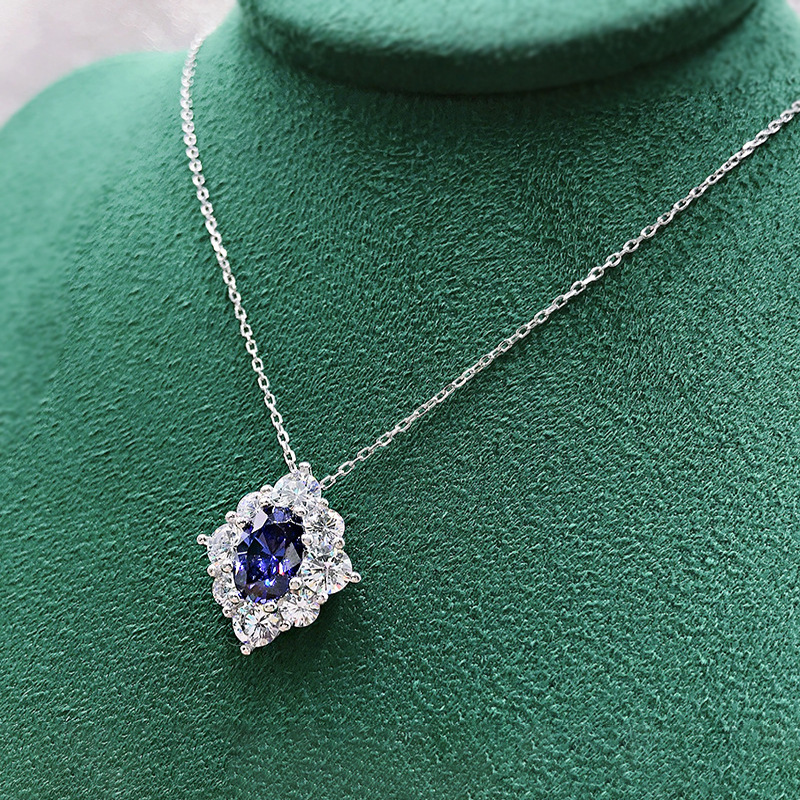 2024 Choucong Brand Flower Pendant Luxury Jewelry 925 Sterling Silver Fill OVal Cut Blue Sapphire CZ Diamond Gemstones Gorgeous Women Clavicle Necklac