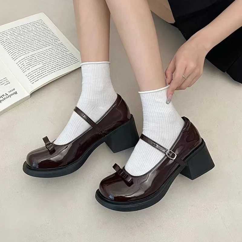 Round Toe Mid Heel Women Shoes 2024 Spring New Black Patent Leather Mary Jane Shoes Japanese Lolita Womens Pumps Zapatos MujerLX241014