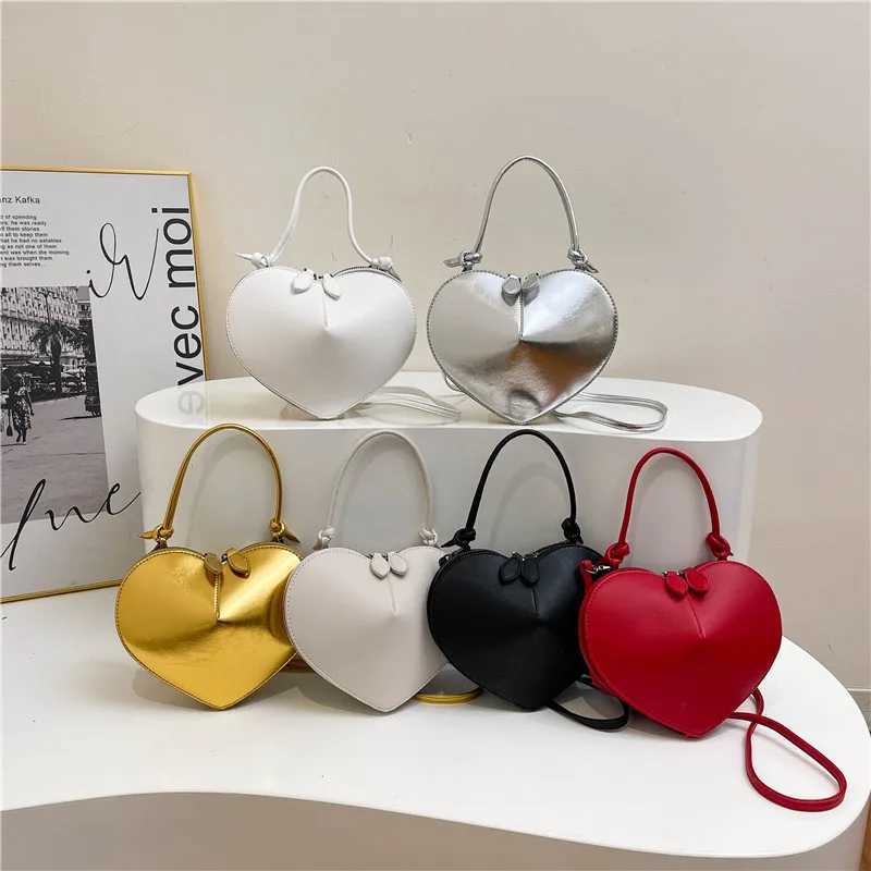 High Quality Love Heart Shape handbag small handbag designer cross body bag womens red black gold Pu leather top handbag T241015