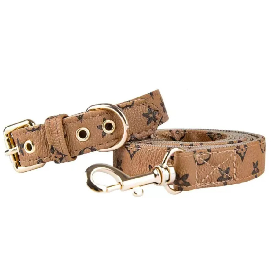 Designe dog colla Luxuy Wod bitch High quality leathe Soft and adjustable classic pint plaid pet with metal buckle Pet f 5d6