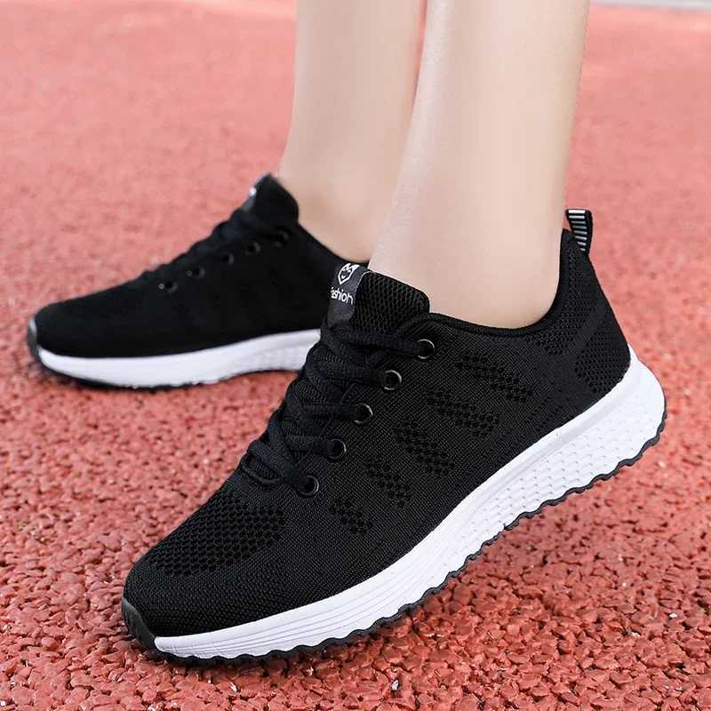 Women Casual Shoes Fashion Breathable Walking Mesh Flat Shoes Sneakers Women 2024 Gym Vulcanized Shoes White Female FootwearLX241015