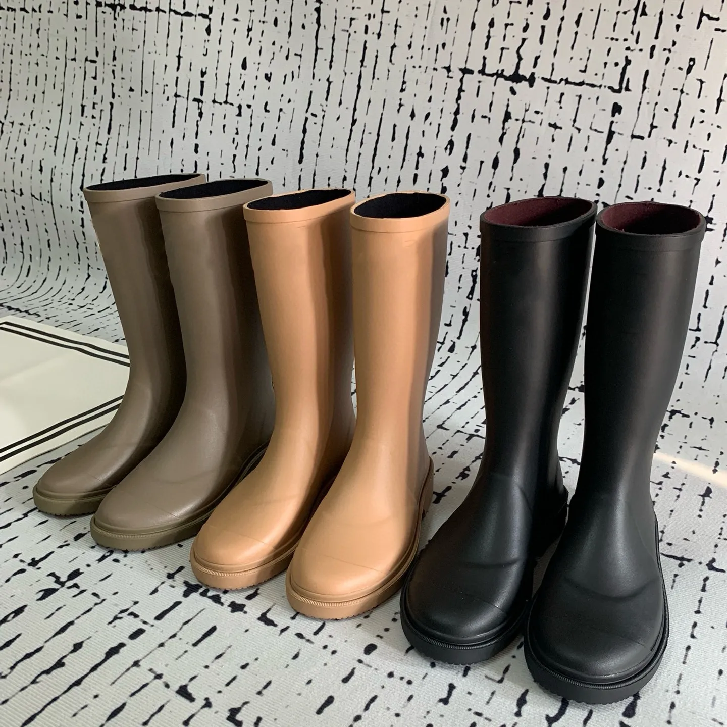 rain boots for women fashion waterproof and non slip knight boots versatile high quality rain shoes long boots rubber boots Solid color womens shoes Knee high boots