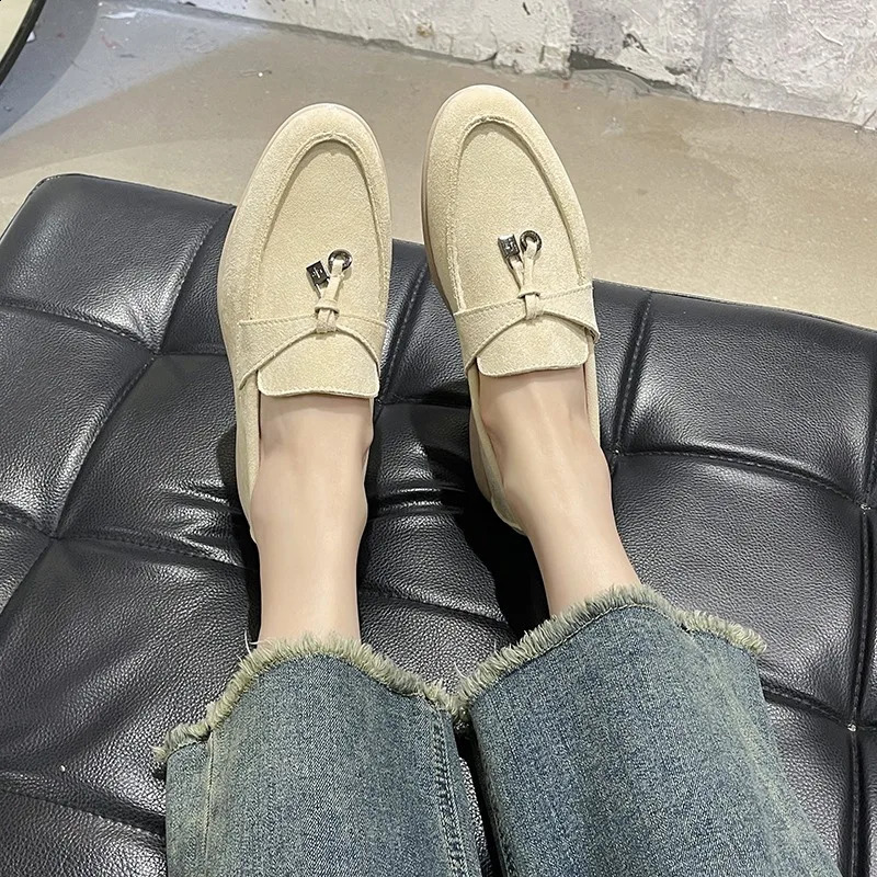Womens flat sports casual shoes Spring and autumn thick soled suede loafers casual women walking non-slip womens casual shoes 241015