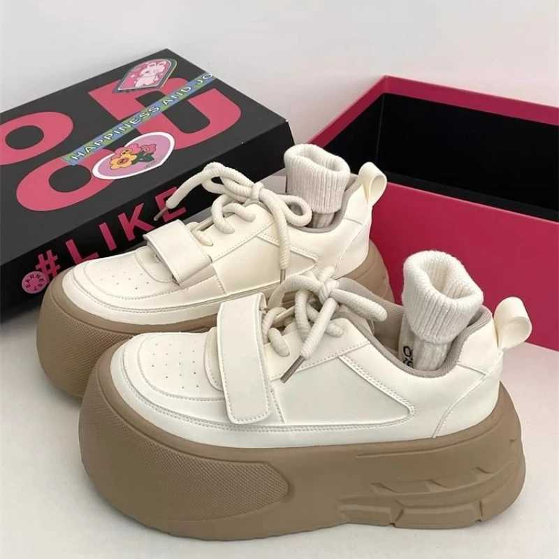 Platform Sports Shoes Womens Sneakers Tennis Female Casual Flats Vintage Kawaii Vulcanize Korean Fashion Footwear Spring SummerLX241015