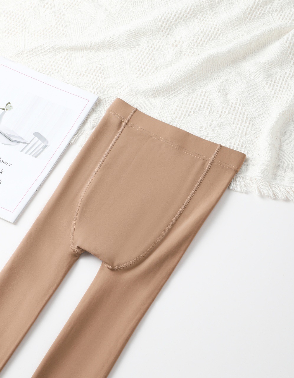 2025 New Designer Autumn Winter Colors Naked Hip Lifting with Plush Thickened Natural Leather Tight Pants Pantyhose fashion Women s Bare Leg Artifact 