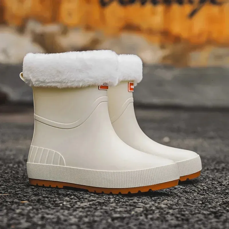 Women Designer Slip-on High Quality Water Waterproof Shoes Womens Rubber plush Rain boot Garden Galoshes Non-Slip Boots 240606 241118