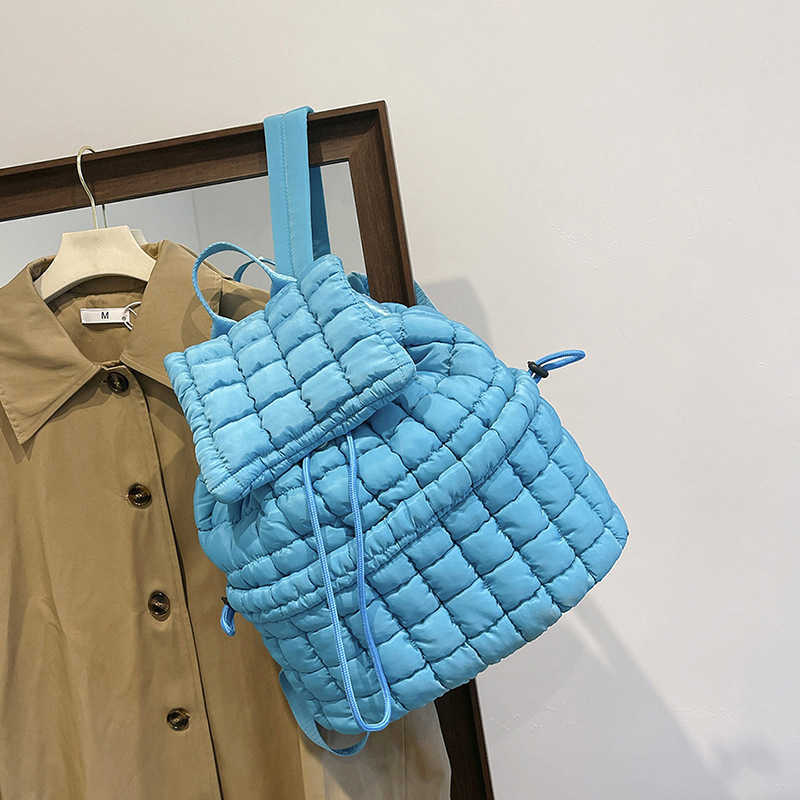 Down bag pleated cloud bag, women's commuting travel large capacity backpack, lightweight casual Korean version backpack 241015