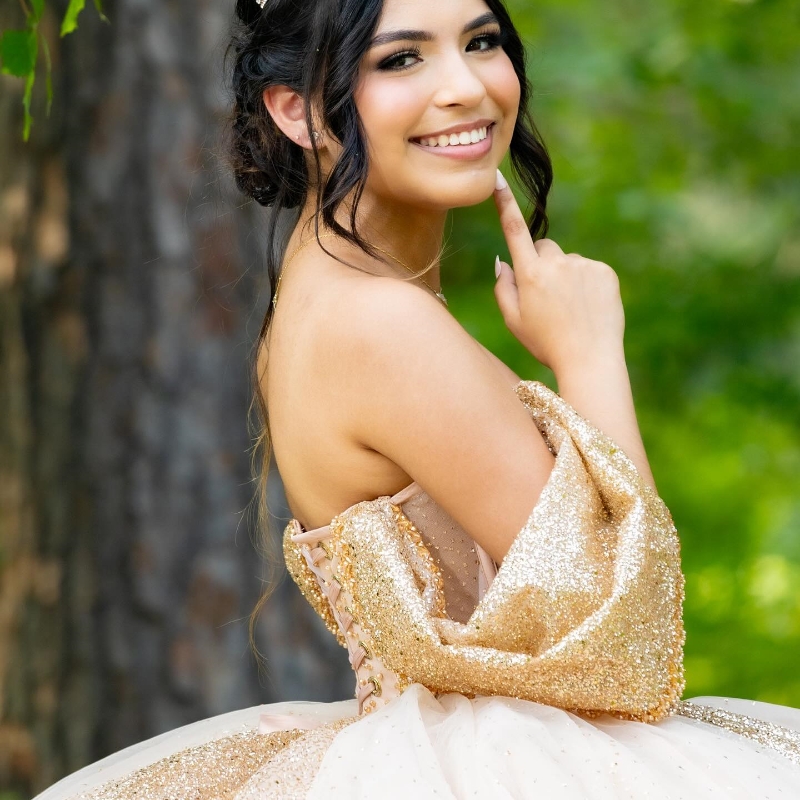 Champagne Light Sparkly Glittering Quinceanera Dresses Off Shoulder Vestidos De Anos Beading Crystal Princess Party Gowns Sweet Dress