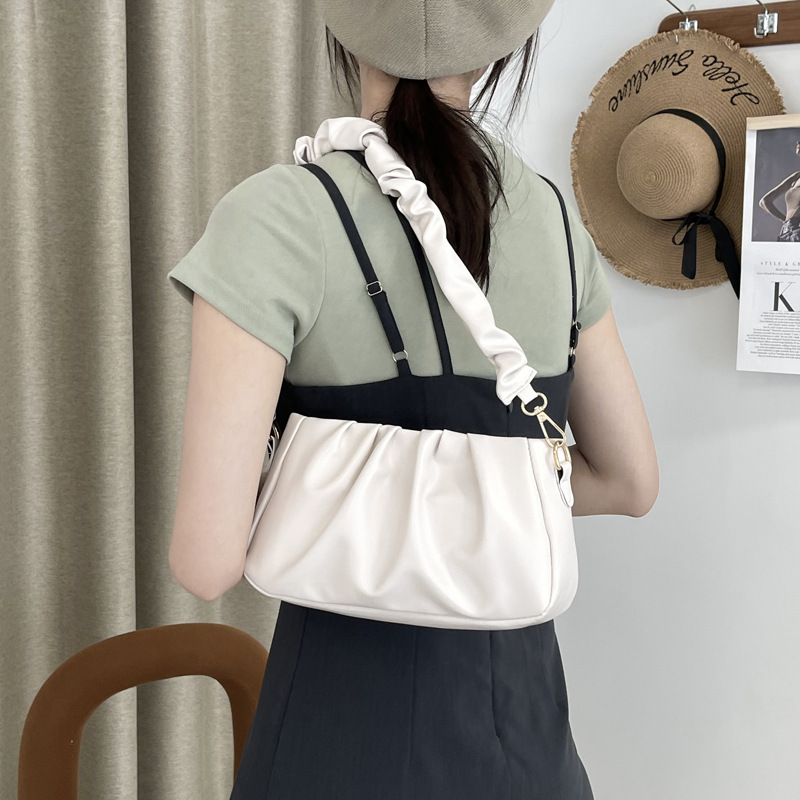 Spring wrinkled cloud dumplings, 2024 new underarm single shoulder crossbody bag, internet famous niche package #10 ddmydog