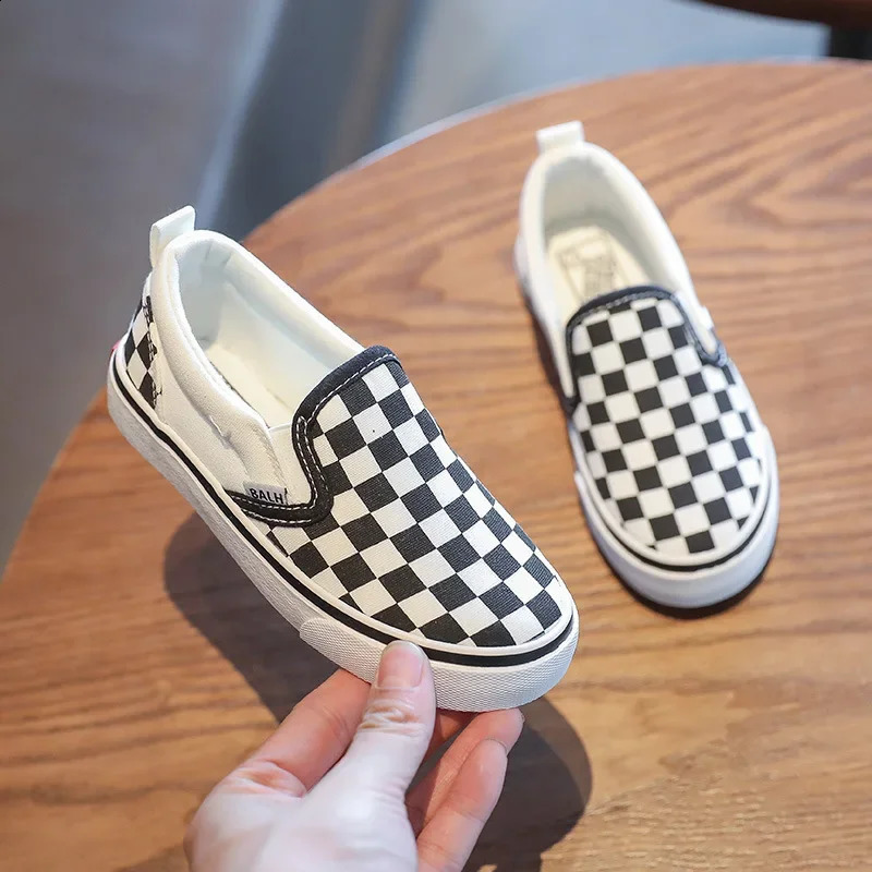 Kid Canvas Shoes White and Black Plaid Checkered Casual Sneakers Spring Summer Breathable Soft Sold Fashion Shoe for Boys Girls 241014