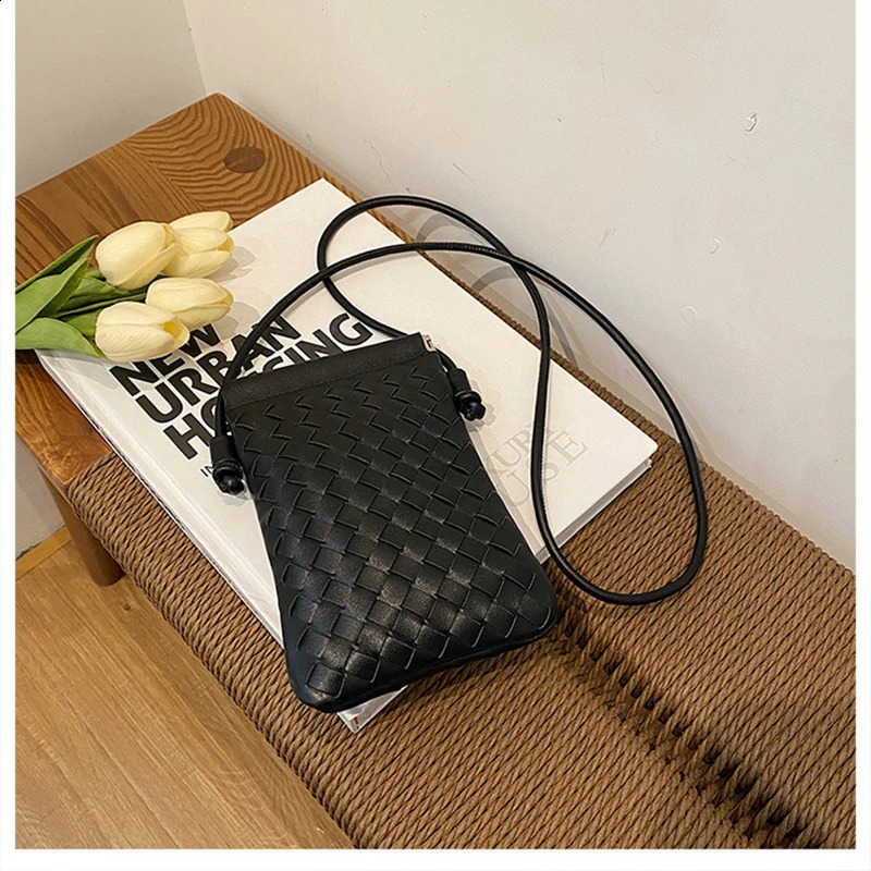 Fashionable retro phone bag with woven texture mini shoulder casual solid color storage cross body handbag 01SBMnxxbz 1cec