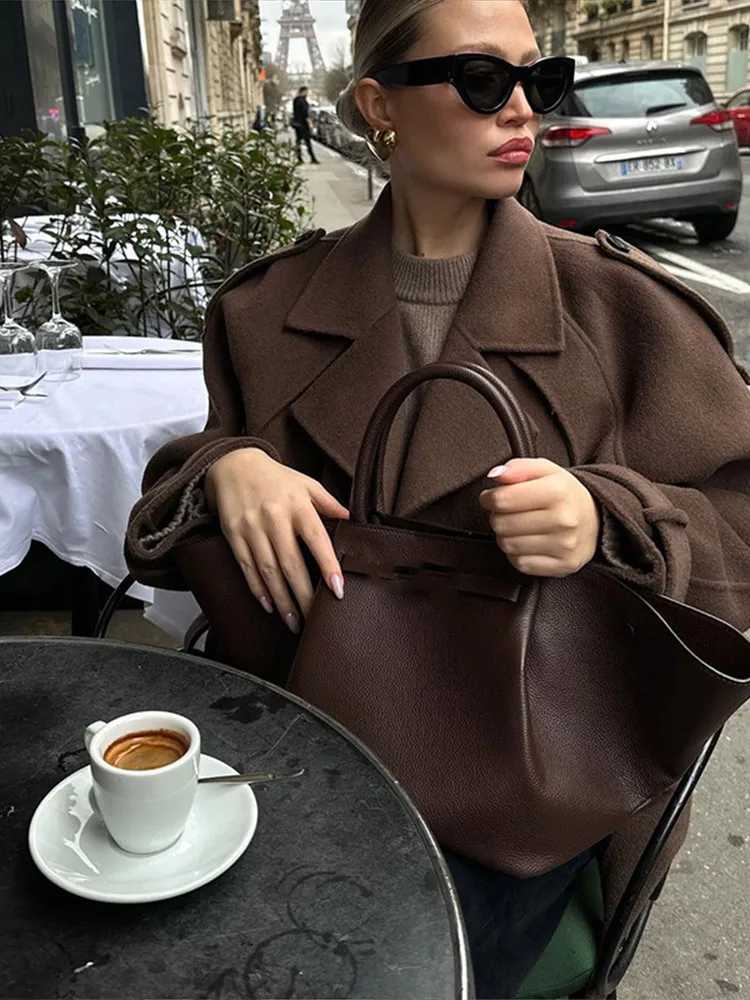 Retro brown double breasted short wool jacket for women elegant lapel long sleeved pocket cut jacket autumn fashion womens jacket W241015