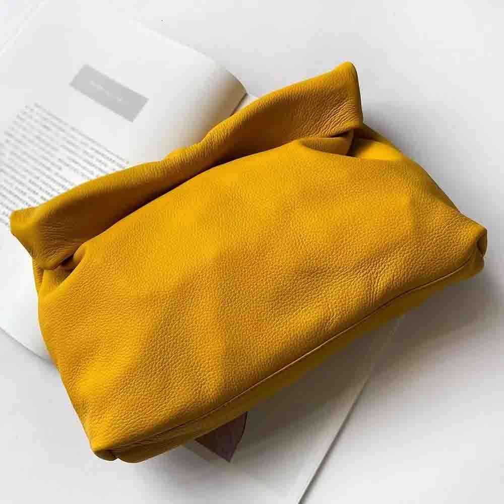 Minimalism Style Cowhide Leather Clutch For Women Calfskin Daily Folding Soft Hand Holding Bag 2023