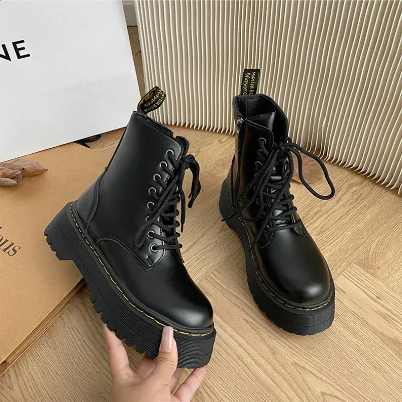 Minimalist Front Lace-up Martin 5Cm Chunky Heel Platform Women British Style Thick Sole Increase Height Casual Boots 240719 241119