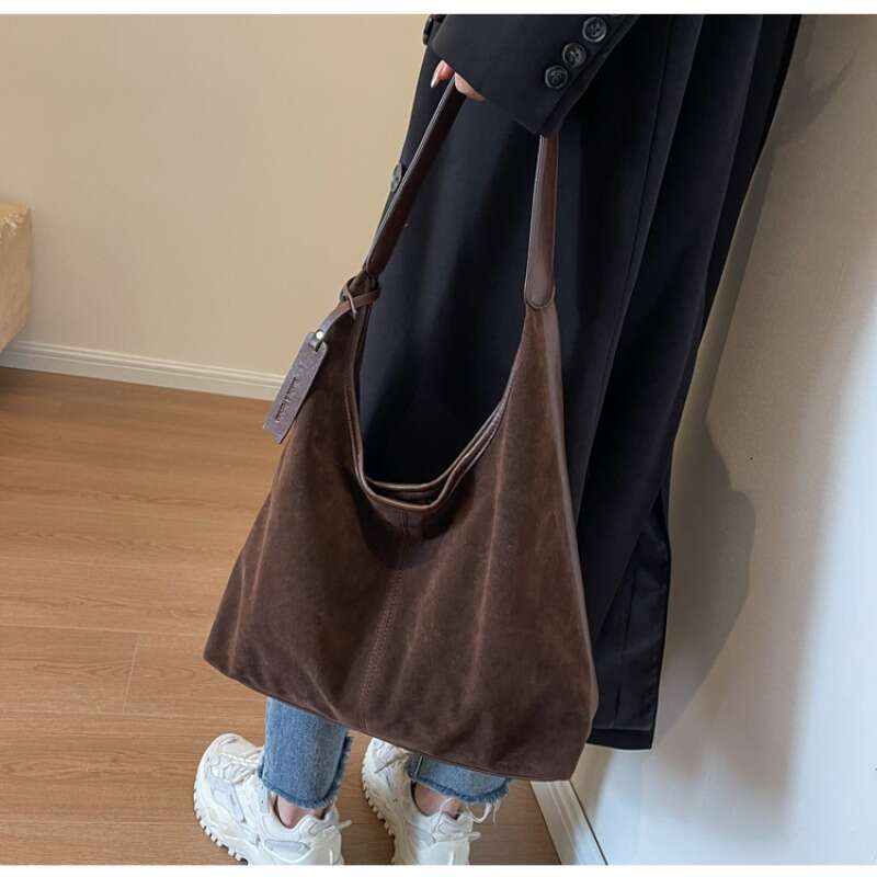 Buckle Retro Magnetic Bucket Large Capacity Suede Face Bag 2025 Casual Shoulder Commuter Handbags