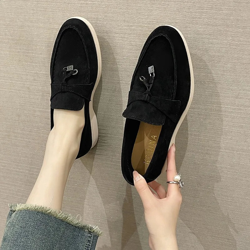 Womens flat sports casual shoes Spring and autumn thick soled suede loafers casual women walking non-slip womens casual shoes 241015