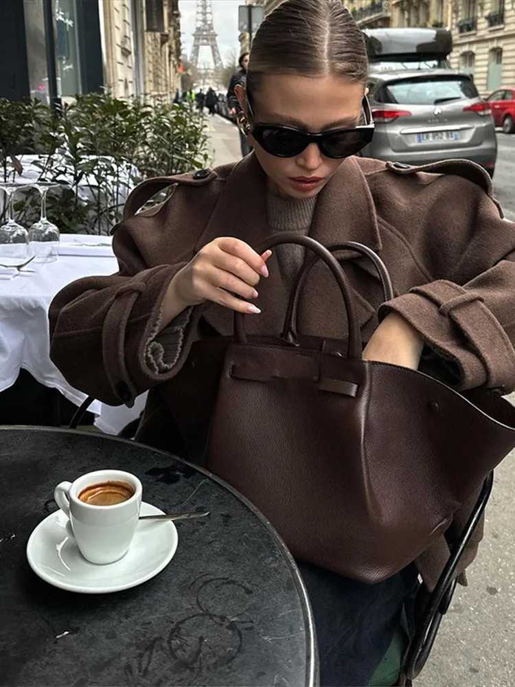 Retro brown double breasted short wool jacket for women elegant lapel long sleeved pocket cut jacket autumn fashion womens jacket W241015