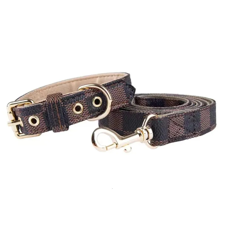 Designe dog colla Luxuy Wod bitch High quality leathe Soft and adjustable classic pint plaid pet with metal buckle Pet f 5d6