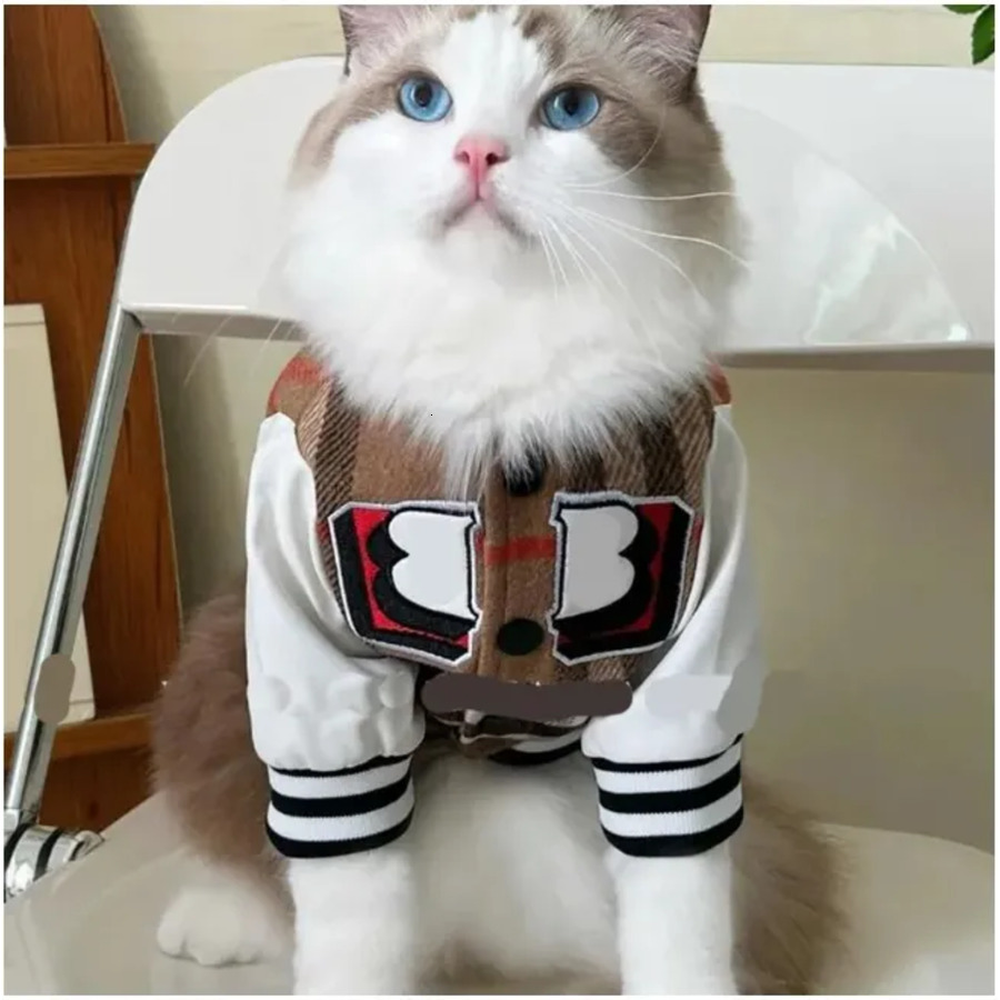 Designer Dog Clothing Luxury Dog Accessories Outerwears Autumn Spring Baseball Jacket Cat Plush Thickened Warm Coat Teddy Clothing Knitwear fb7