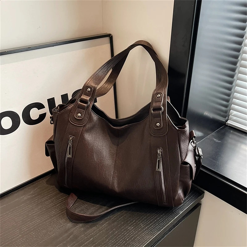 Large Capacity Soft Leather Womens Handbag Fashion Trend Women Shoulder Bag Simple Retro Female Travel Bags Sac 241011