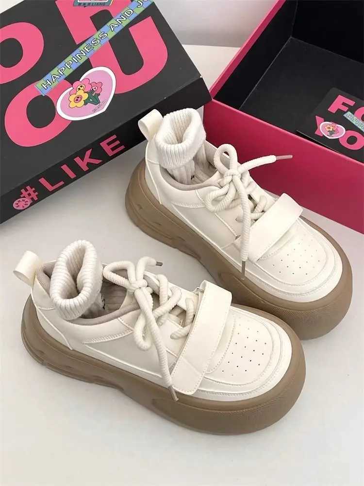 Platform Sports Shoes Womens Sneakers Tennis Female Casual Flats Vintage Kawaii Vulcanize Korean Fashion Footwear Spring SummerLX241015