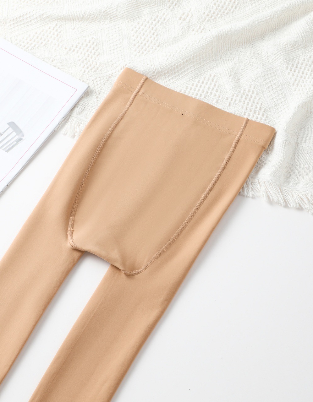 2025 New Designer Autumn Winter Colors Naked Hip Lifting with Plush Thickened Natural Leather Tight Pants Pantyhose fashion Women s Bare Leg Artifact 