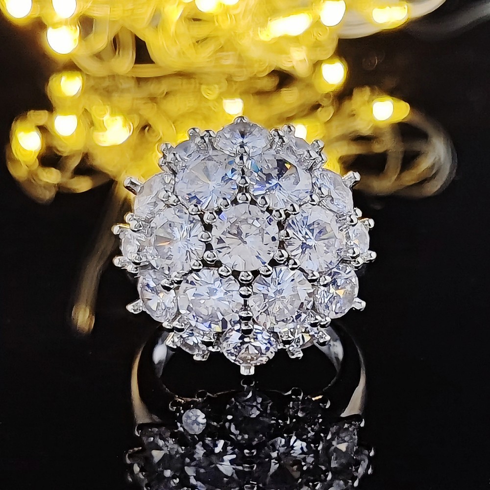 Women's Luxury Ring 925 Sterling Silver Flower Full Diamond Ring Shiny White Crystal Ring Zircon Cluster Ring Wedding Jewelry Birthday Gift