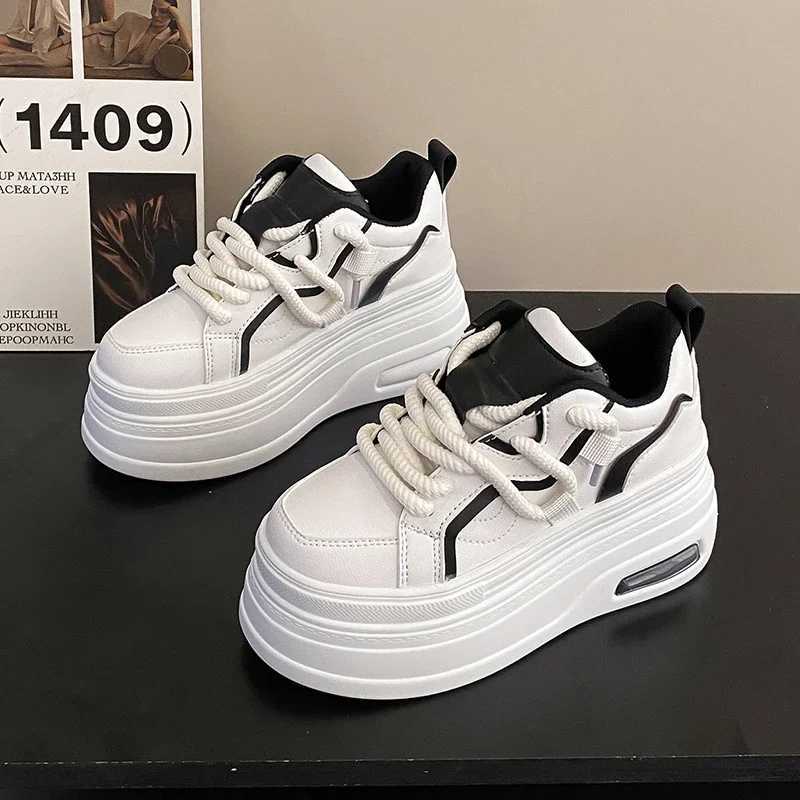 Fashion Tide Platform Sneakers Women Spring Autumn Round Toe Lace-up Comfort 8CM Thick Bottom Sport Shoe Black White Casual ShoeLX241015