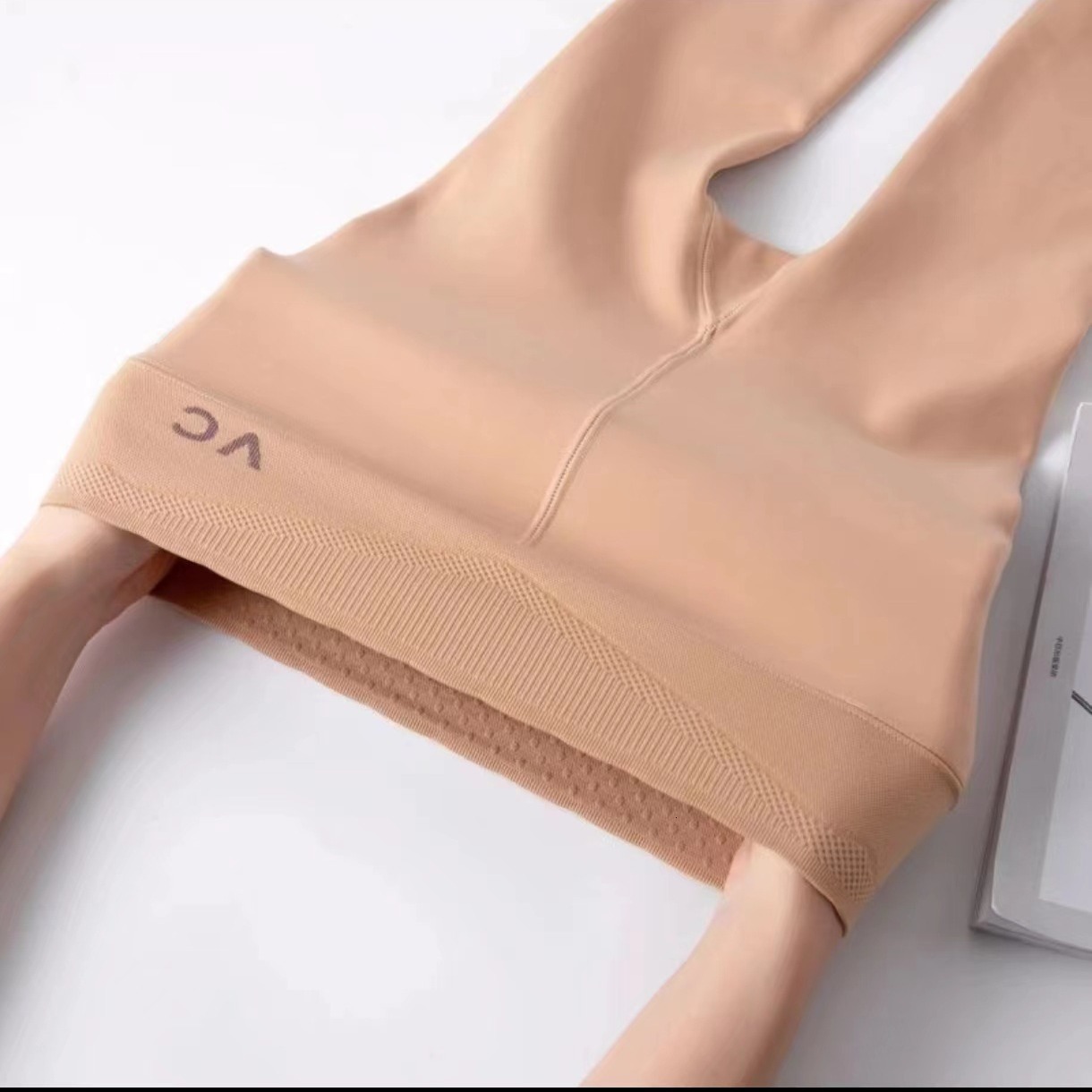 2025 New Designer Autumn Winter Colors Naked Hip Lifting with Plush Thickened Natural Leather Tight Pants Pantyhose fashion Women s Bare Leg Artifact 