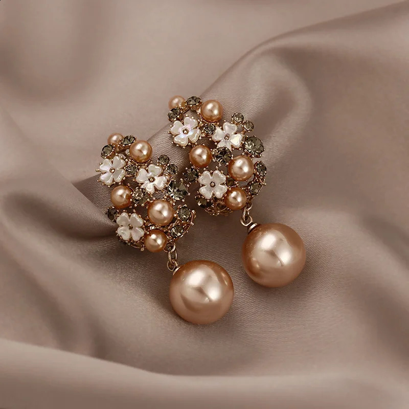 Contracted Temperament Hollow Metal Flowers Drop Earrings Fashion Sweet Elegant Fine Pearl Women Custom Jewelry 241014