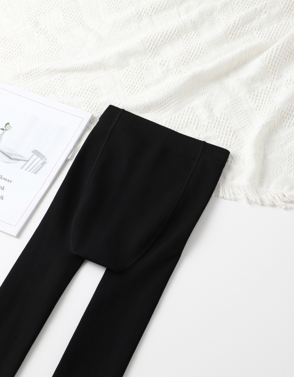 2025 New Designer Autumn Winter Colors Naked Hip Lifting with Plush Thickened Natural Leather Tight Pants Pantyhose fashion Women s Bare Leg Artifact 