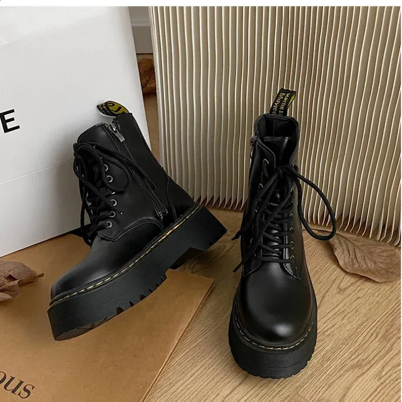 Minimalist Front Lace-up Martin 5Cm Chunky Heel Platform Women British Style Thick Sole Increase Height Casual Boots 240719 241119