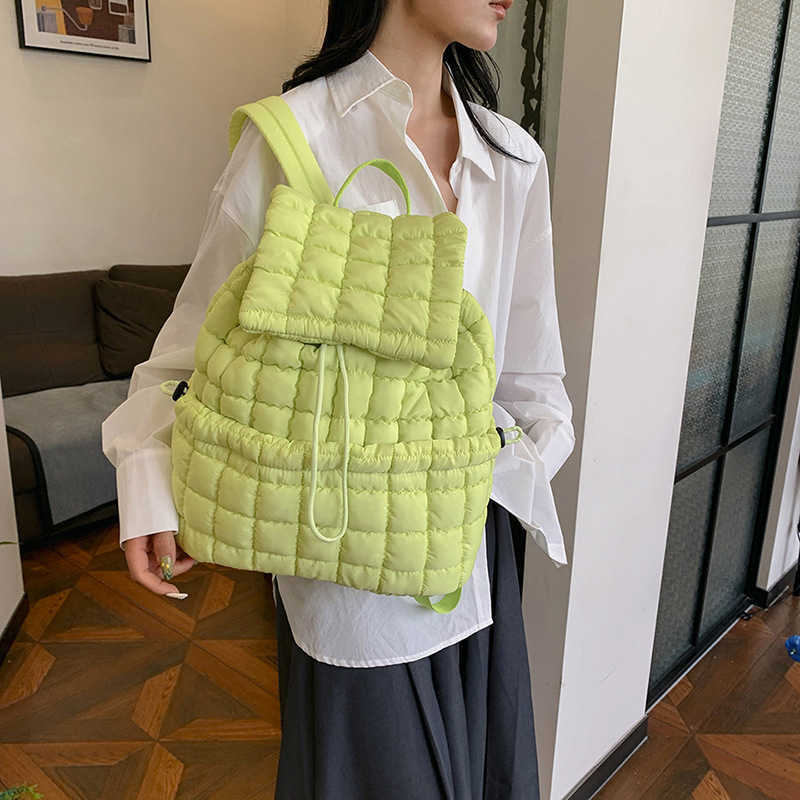 Down bag pleated cloud bag, women's commuting travel large capacity backpack, lightweight casual Korean version backpack 241015