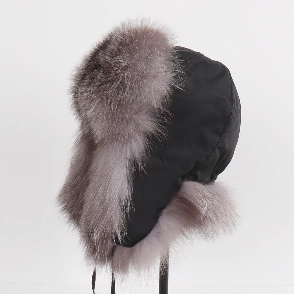2024 Outdoor Women Natural Fox Fur Russian Ushanka Hats Winter Thick Warm Ears Fashion Bomber Hat Lady Genuine Real Fox Fur Cap 241014